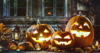 Pumpkins on a porch step